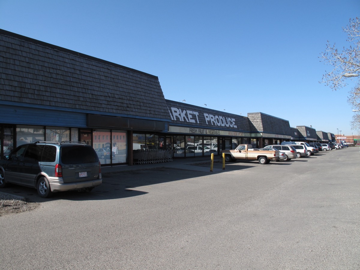 Forest Hills Plaza before renovation