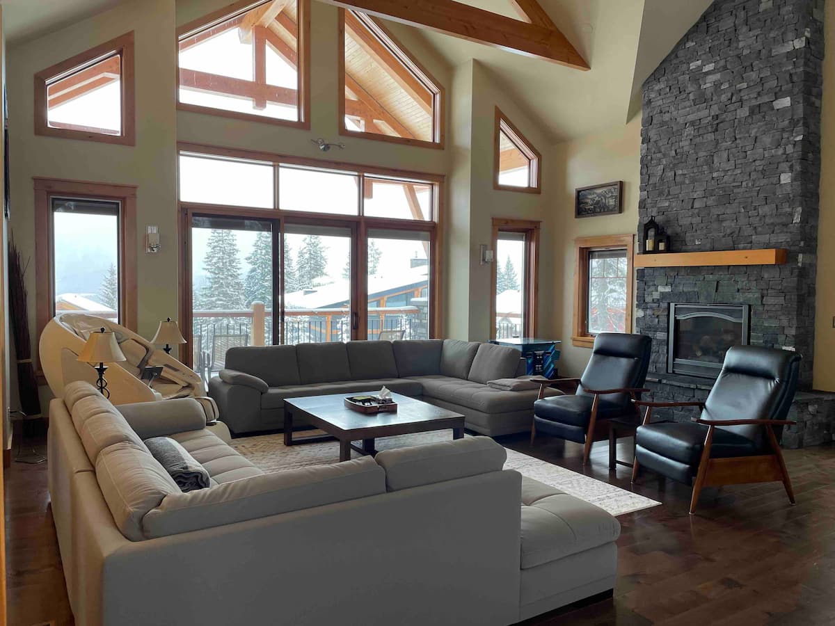 Kicking Horse Chalet — view 3