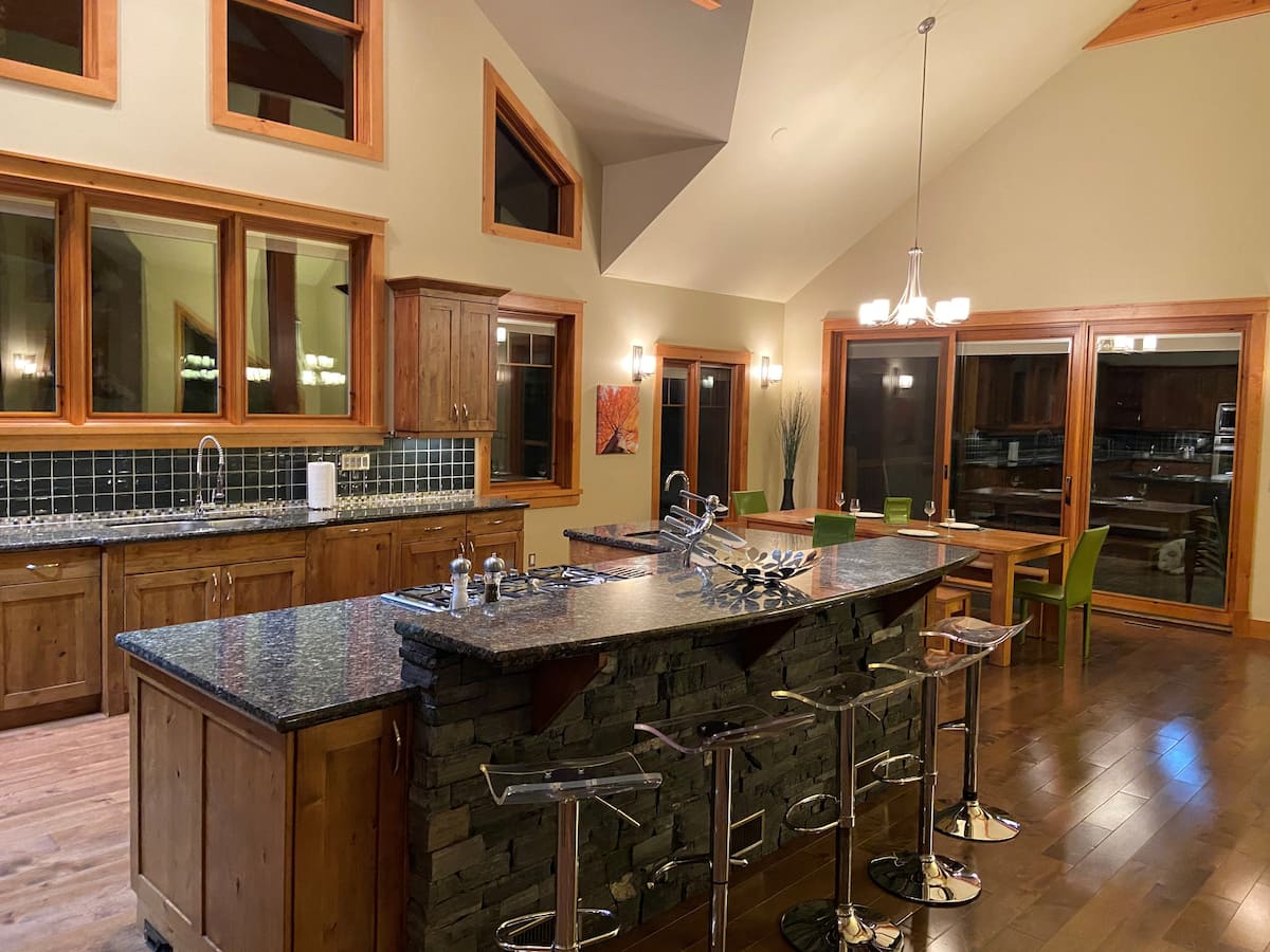 Kicking Horse Chalet — view 4
