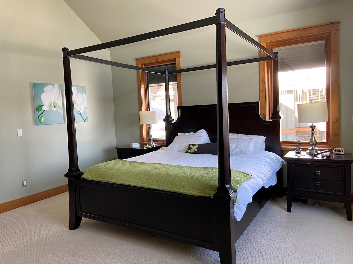 Kicking Horse Chalet — photograph 7